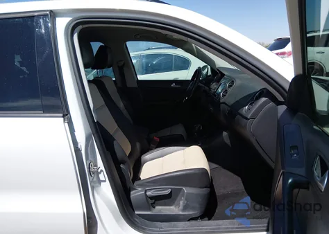 2017 Volkswagen Tiguan 2.0T/2.0T S z USA, uszkodzony, nr VIN WVGAV7AX4HK020113